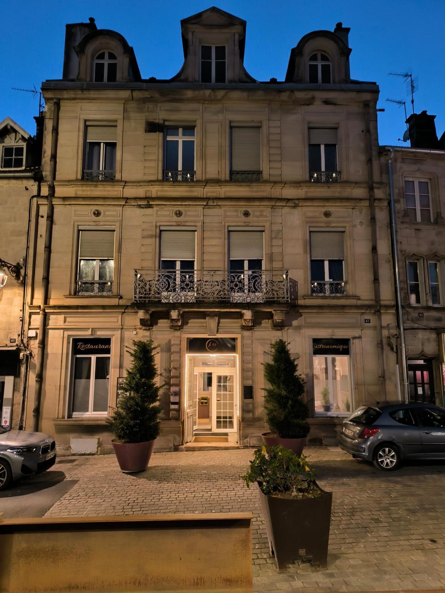吕克瑟伊莱班 Le Napoleon酒店 外观 照片