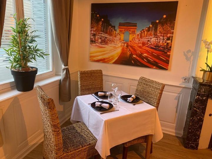 吕克瑟伊莱班 Le Napoleon酒店 外观 照片